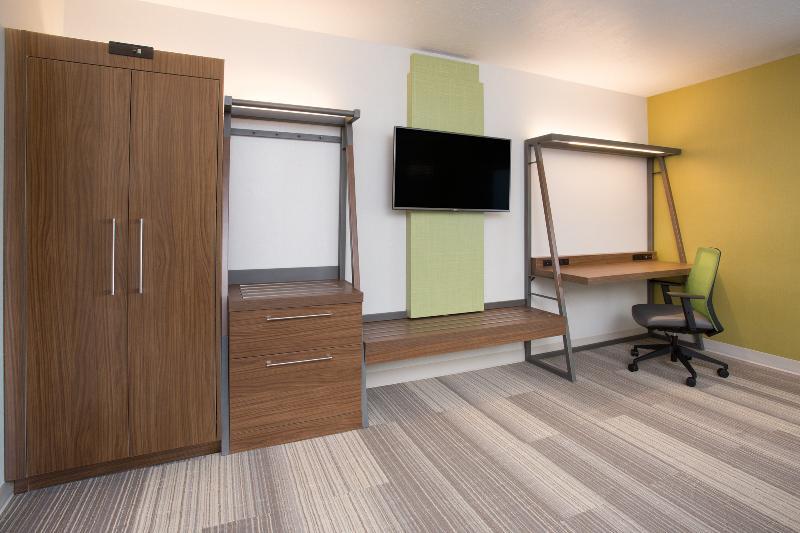 Holiday Inn Express & Suites Tulsa South - Woodland Hills By Ihg Exterior foto
